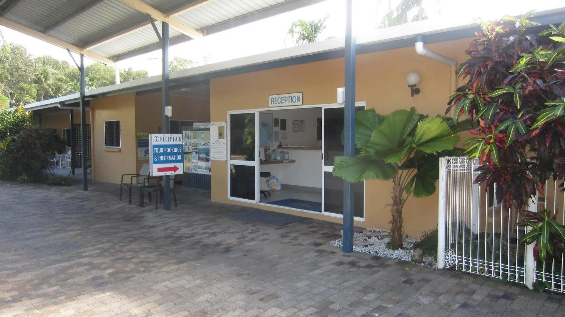 Lazy Lizard Motor Inn Port Douglas Australia